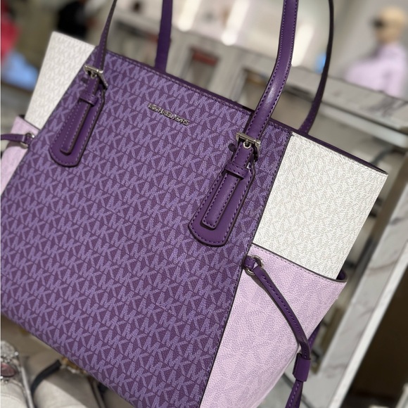 Michael Kors Violet and White Tote Bag - Picture 2 of 11